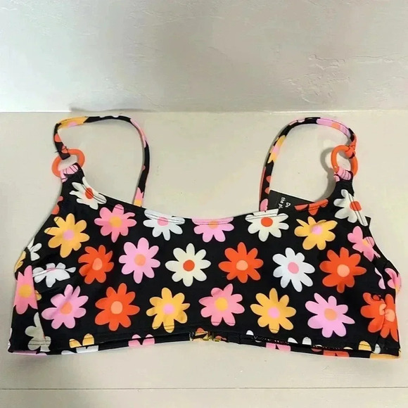 Swimsuit - Picture 2 of 10